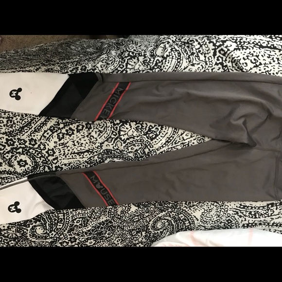 Mickey Mouse gray and white leggings - Picture 2 of 4